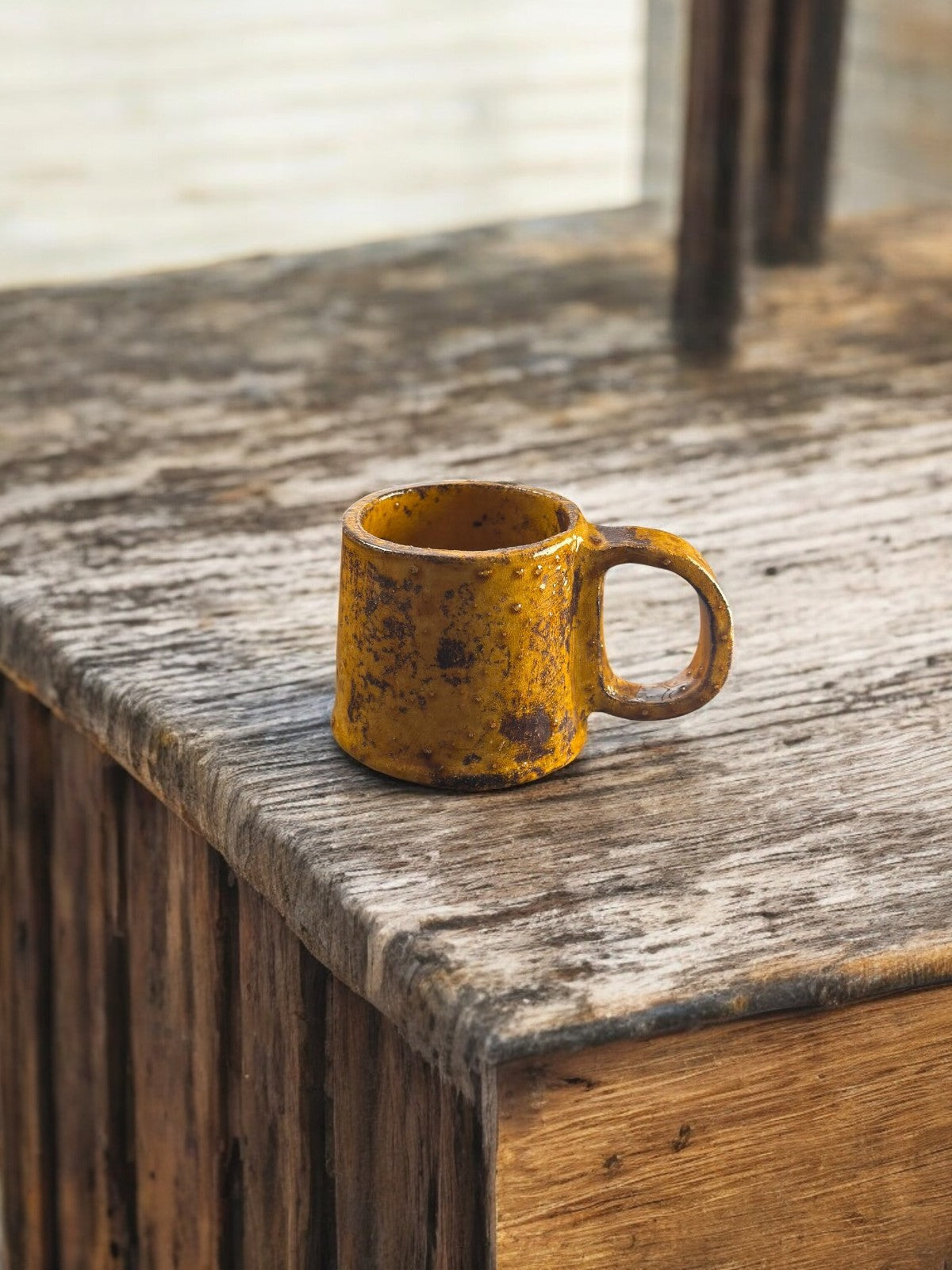 El Yapımı Stoneware Seramik Kupa – Aventurine Yellow Artistik Sırlı