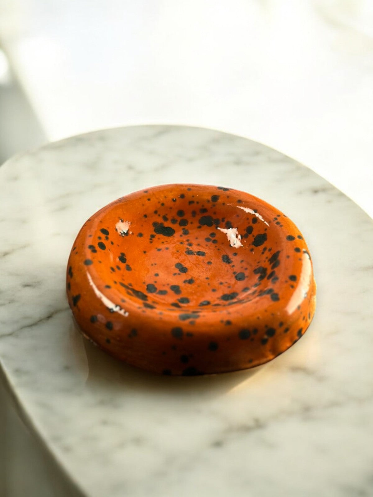 El Yapımı Stoneware Seramik Tabak – Glimmer Orange Artistik Sırlı